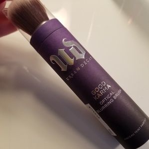 Urban Decay Good Karma Brush